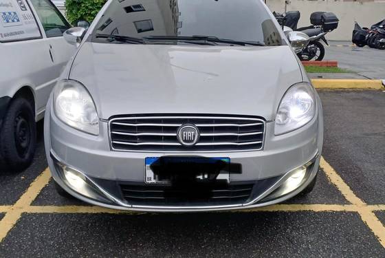 FIAT LINEA 1.8 ESSENCE 16V FLEX 4P MANUAL FIAT LINEA 1.8 ESSENCE 16V FLEX 4P MANUAL